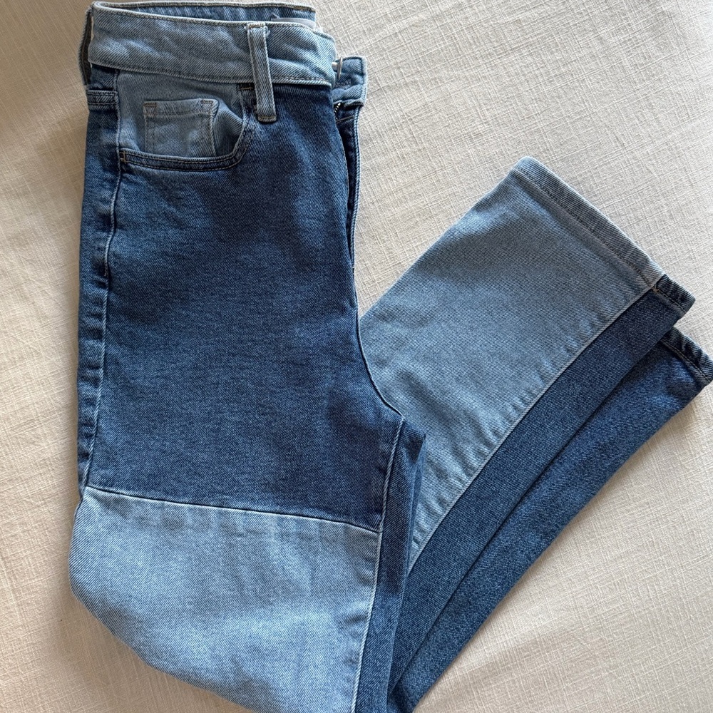 High-Waisted Two-Toned Denim Jeans - Picture 2 of 4